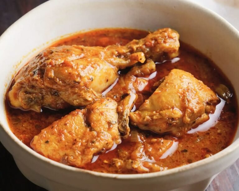 Chicken in a rich tomato stew